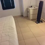 Beach House With Garden In Fourka Apartament *