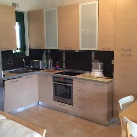 Beach House With Garden In Fourka *
