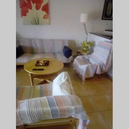 Beach House With Garden In Fourka *