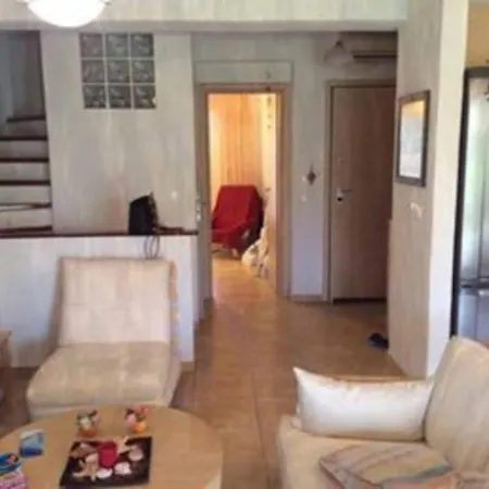 Beach House With Garden In Fourka *