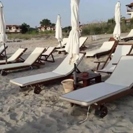 Beach House With Garden In Fourka Skála Foúrkas
